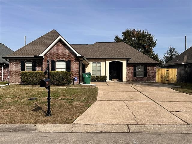 1st image of 339 Madewood Dr