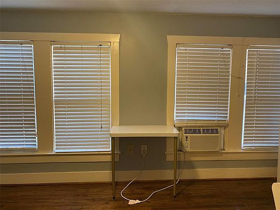 3rd image of 520 Sul Ross St Unit B