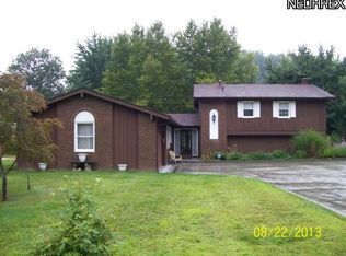 1951 Devonshire Dr NW, Canton, OH 44708