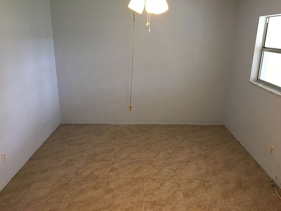 5th image of 1000 79th Ave N APT 205