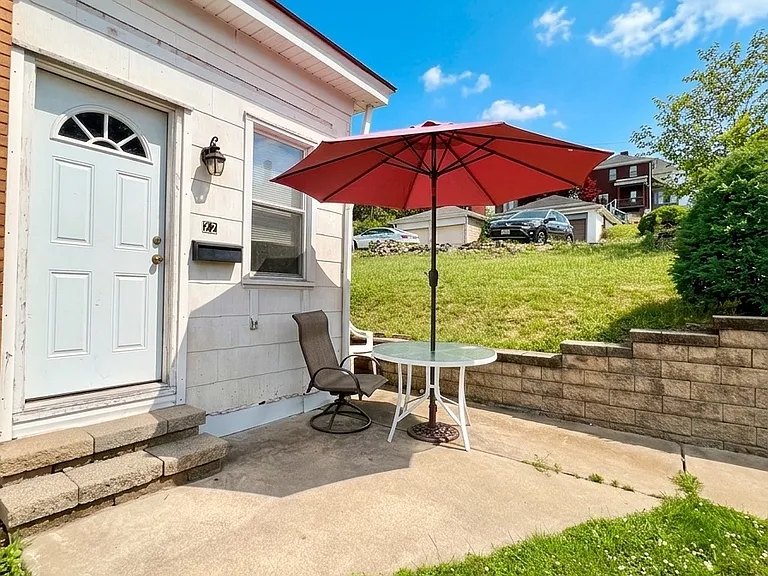 22 Stanford Ave — Photo 2