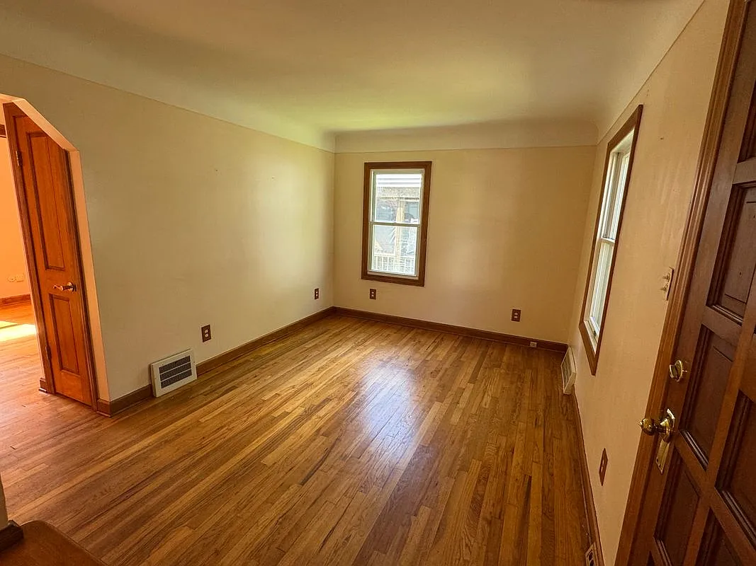 2 bed, 1.0 bath, 816 sqft, $1,600 — Photo 3