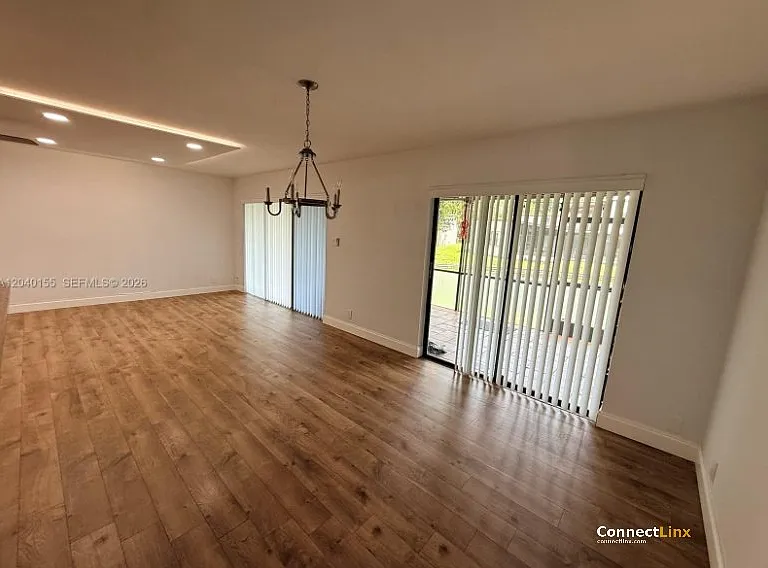 9717 N New River Canal Rd #406 — Photo 16