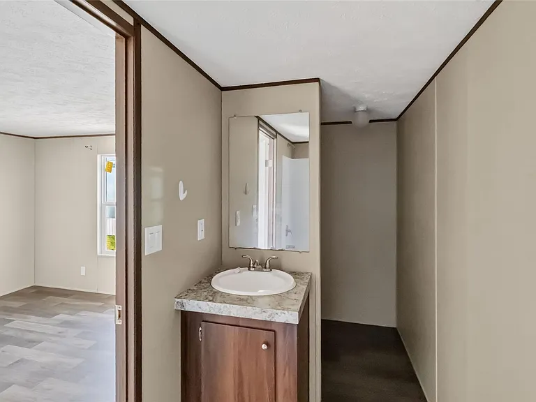 5670 E Highway 290 — Photo 17