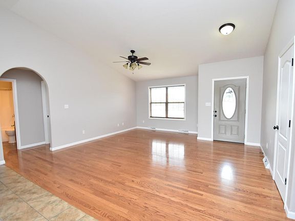 3rd image of 1743 Morgan Ct