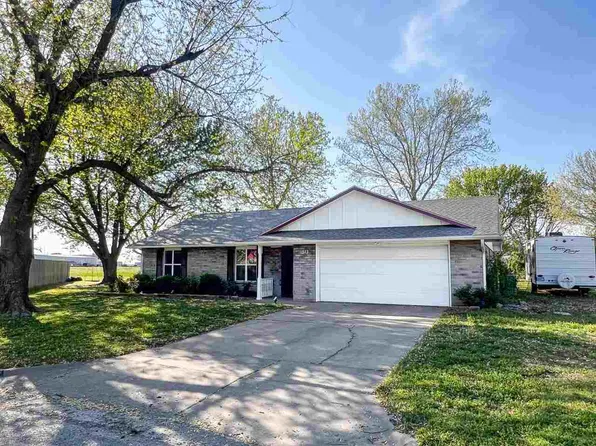 513 Lora Ave, Ponca City, OK 74601