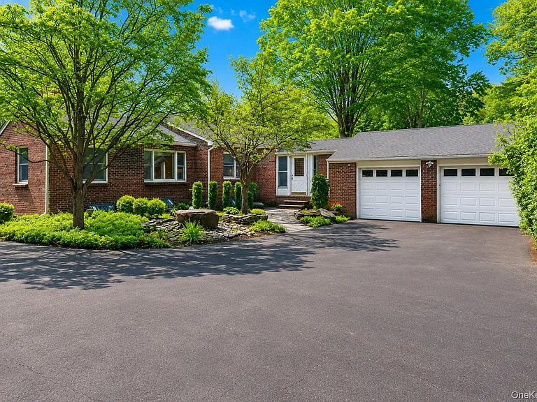 9 Orchard Cir — Photo 4