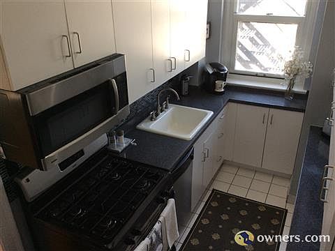 2nd image of 3520 N Lake Shore Dr