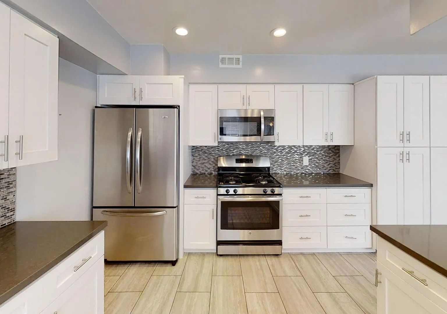 Large Bedrooms & Steps from SDSU Spacious Homes in Prime College Area — Photo 3