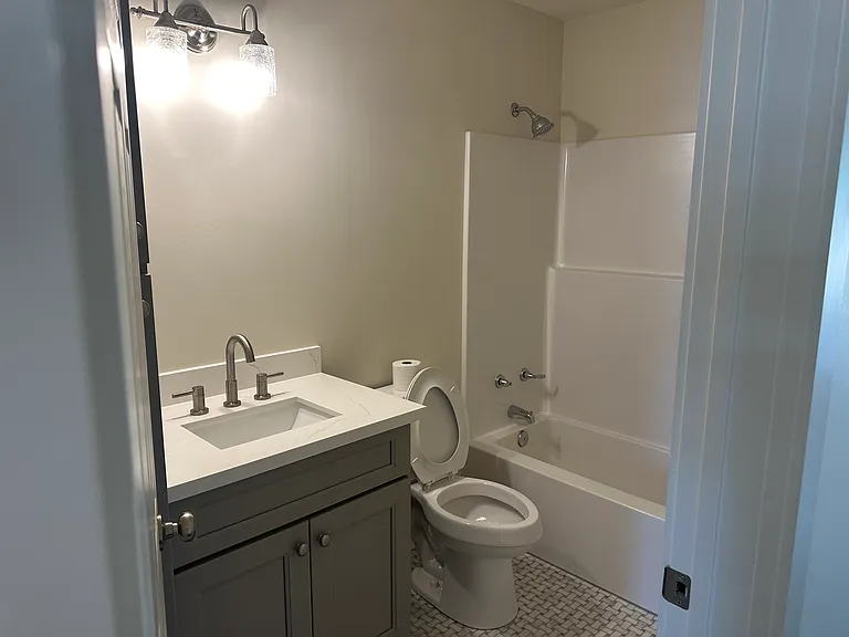 712 McCulla St — Photo 6