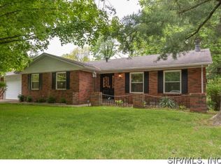 245 Lakeland Hills Dr, Fairview Heights, IL 62208