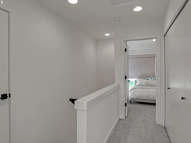3512 N Haight Ave — Photo 13
