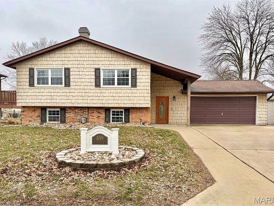 1st image of 409 Thouvenot Ln