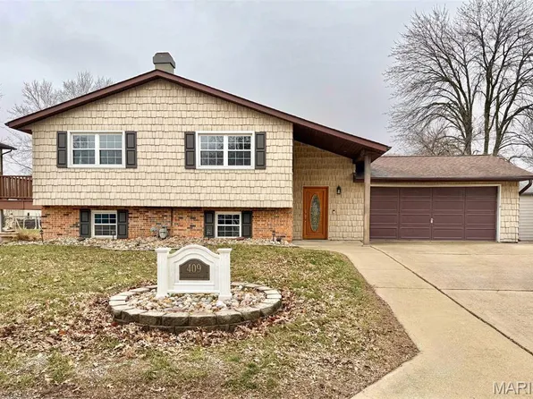 409 Thouvenot Ln, New Baden, IL 62265