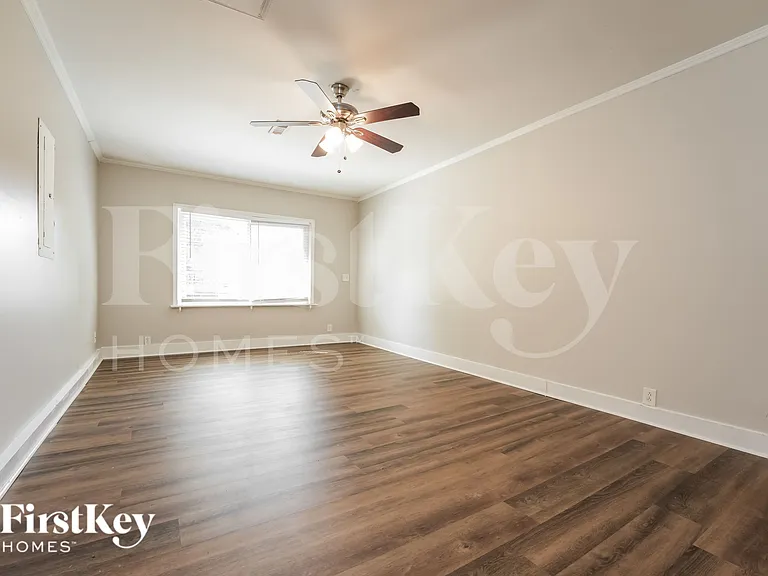 430 Citadel St — Photo 11