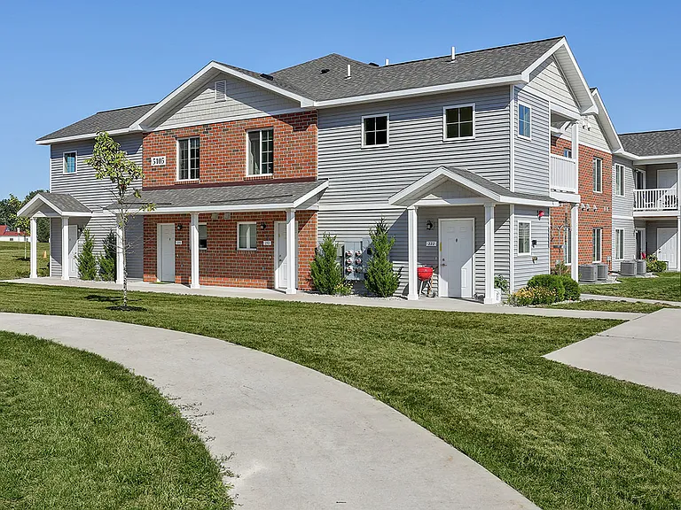 Brookside Commons apartments