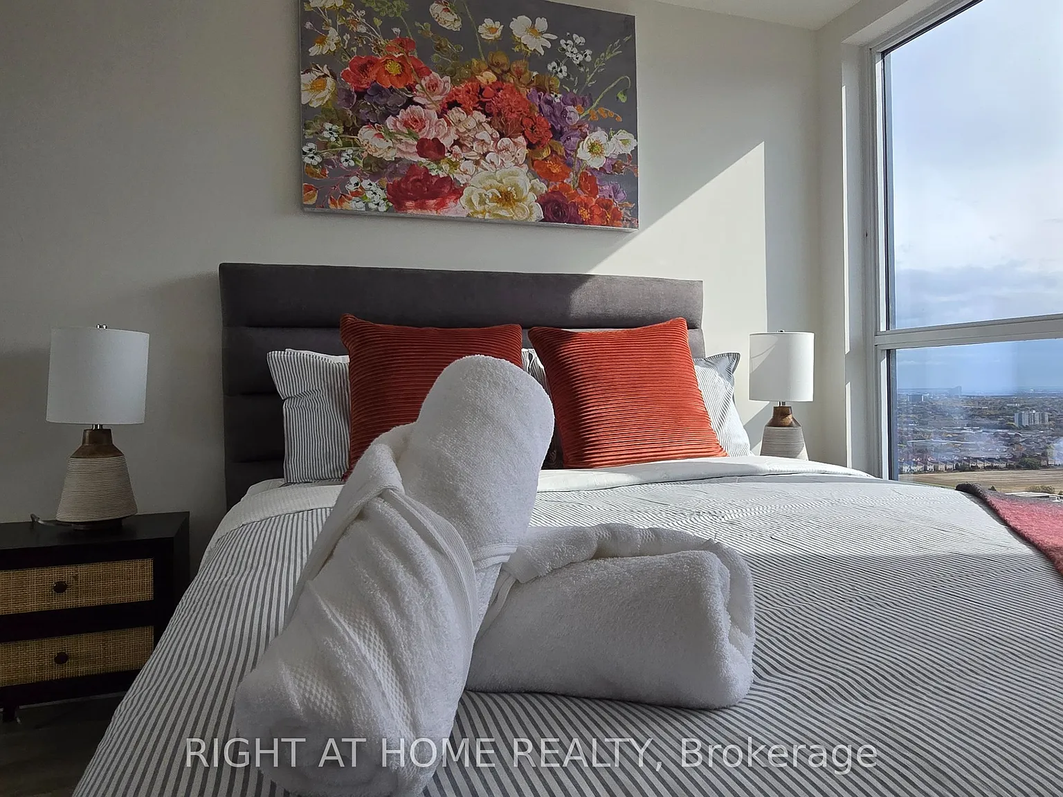 2 bed, $2,800 — Photo 1