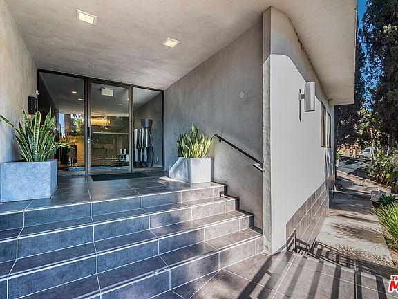 3rd image of 8755 N Shoreham Dr #401