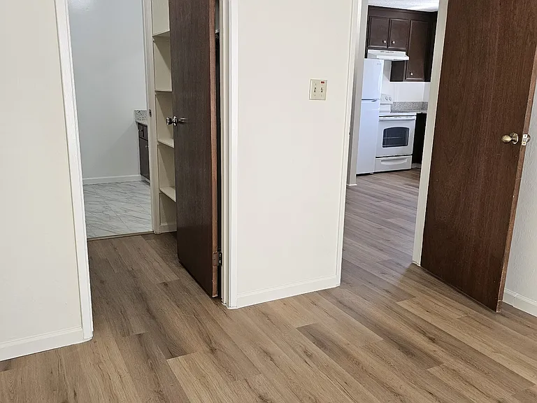 401 Cornell Ave #8 — Photo 6