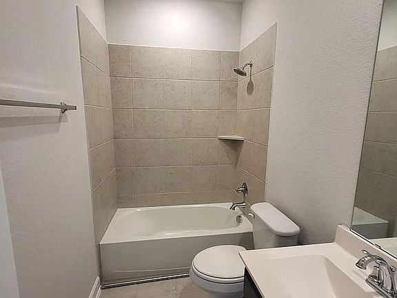 5th image of 123A Sabino Dr