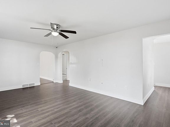 2nd image of 216 High St