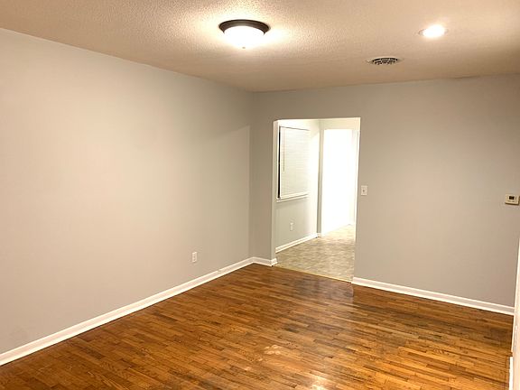 3rd image of 2209 Philo Rd #B