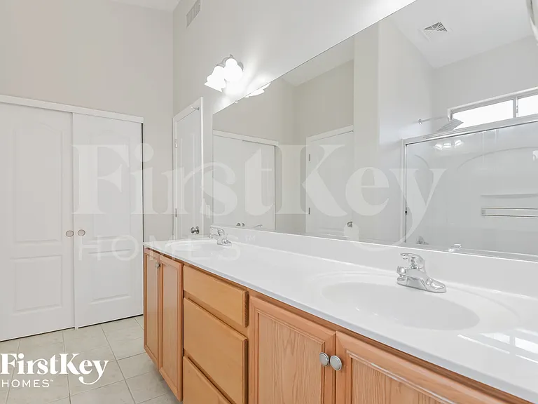 5740 W Hayfield St — Photo 8