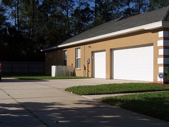 3rd image of 15 Crescent Lake Way