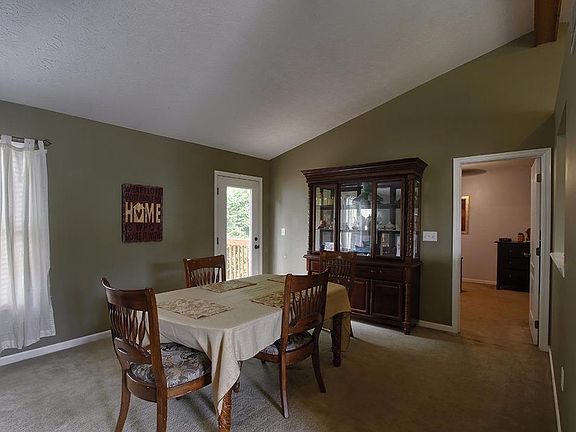 4th image of 110 Canal Ct