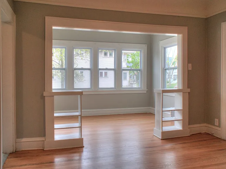 2865 N Frederick Ave — Photo 6