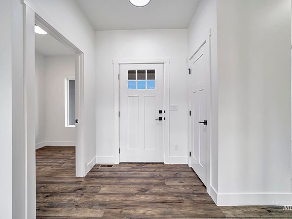 5th image of 850 Skyridge Way