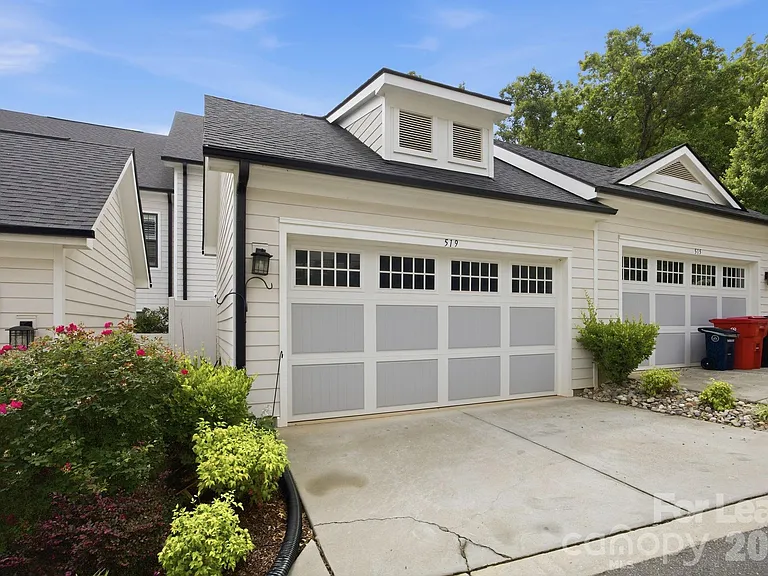 519 Griffith Village Ln — Photo 35