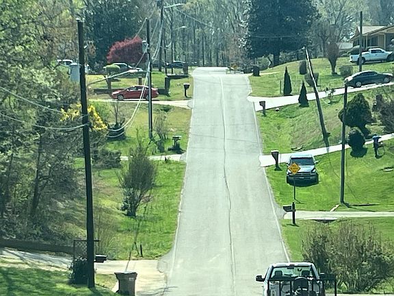 5th image of 2070 Garden Rd