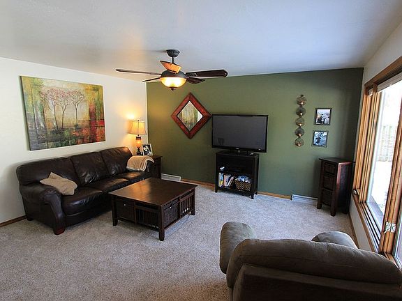 5th image of 2119 Hilltop Dr