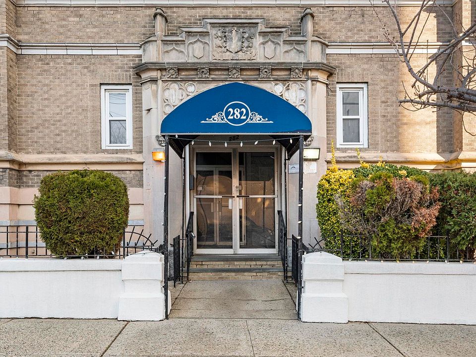 1st image of 282 Magnolia Ave APT 2