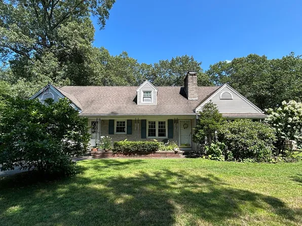 222 James St, Agawam, MA 01001