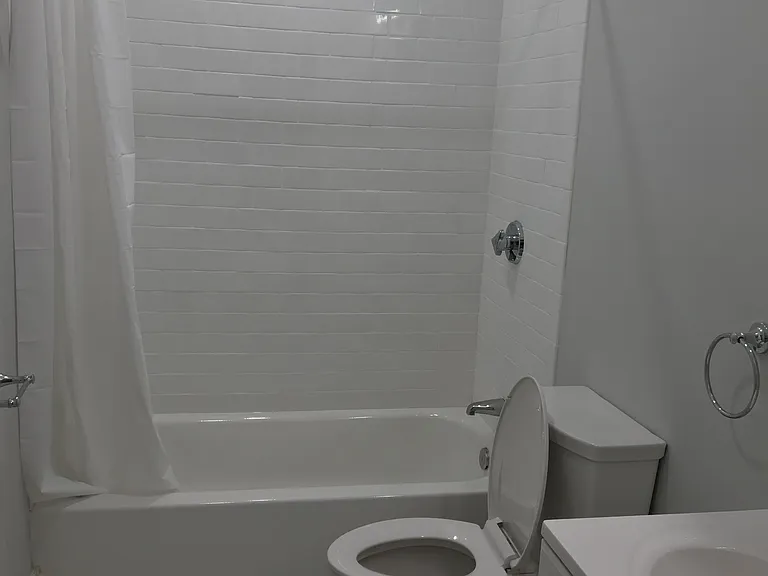 Highland Ave — Photo 27
