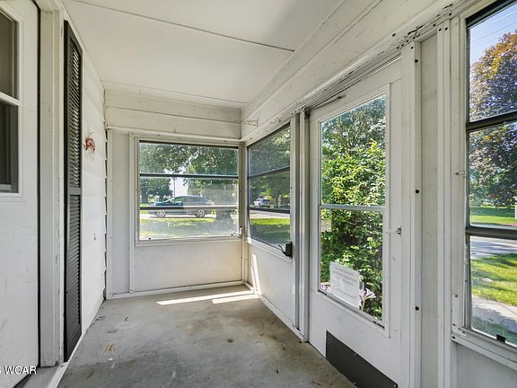 5th image of 321 S Walnut St