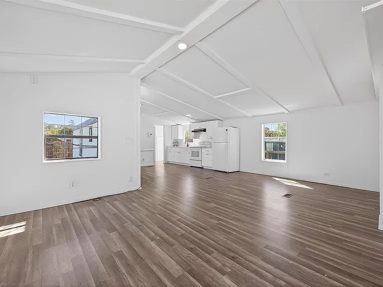 208 Yaupon Hbr — Photo 2