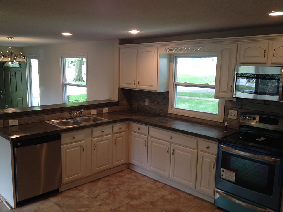 1st image of 213 E 110th St