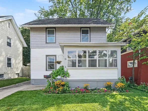 16 Dean St NE, Grand Rapids, MI 49505