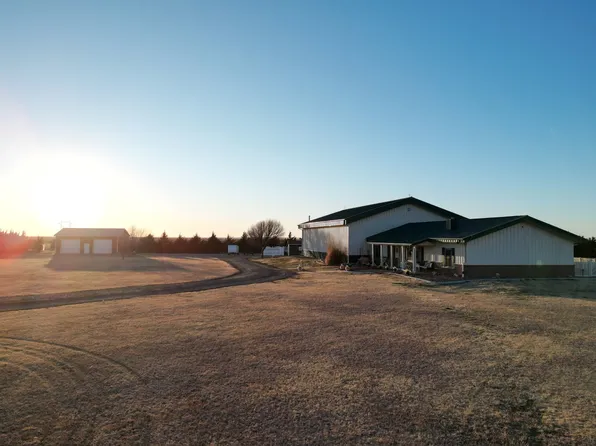 4612 188th St, Russell, KS 67665