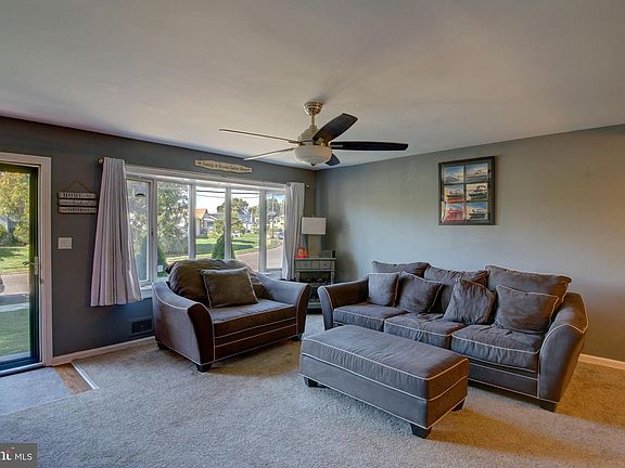 5th image of 411 Pennington Dr