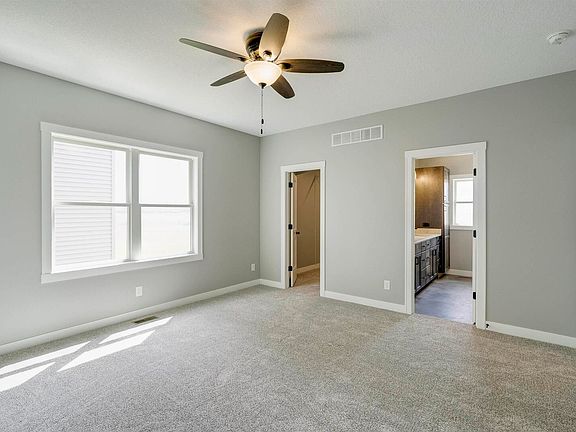5th image of 419 Linden Ln