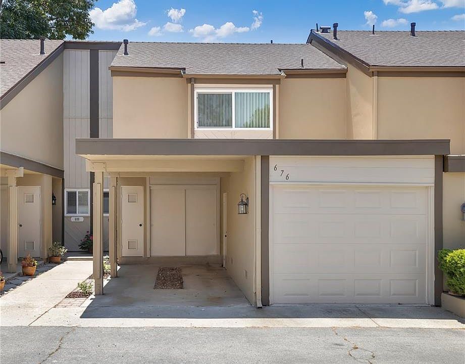 1st image of 676 Parkwood Ln