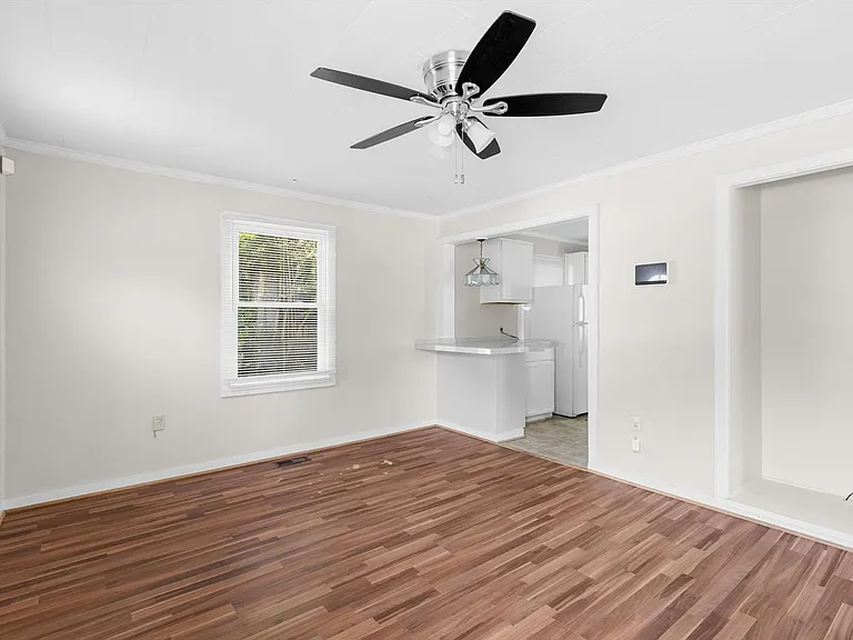 2604 Omar St — Photo 7