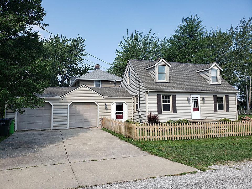 1st image of 32703 Lake Rd