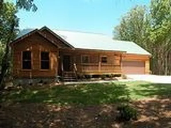 204 Providence Point Ln, Hartwell, GA 30643