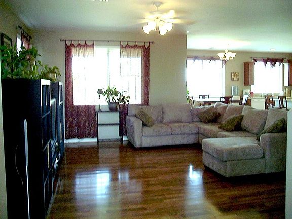 4th image of 3681 S Vineyard Ave