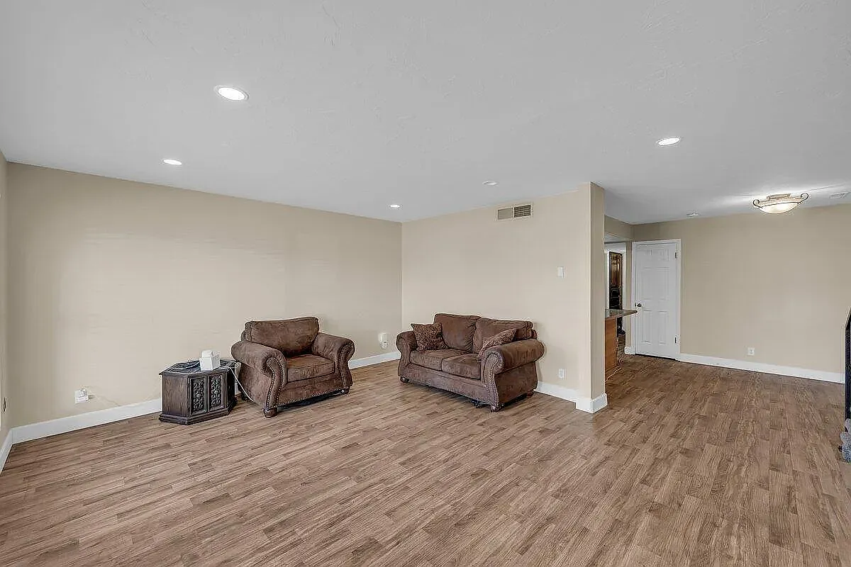 4 bed, 1758 sqft, $750 — Photo 4